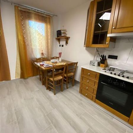 Alloggio Vista Mare Macrescia 리오마기오레 외부 사진