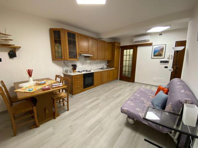Alloggio Vista Mare Macrescia 리오마기오레 외부 사진
