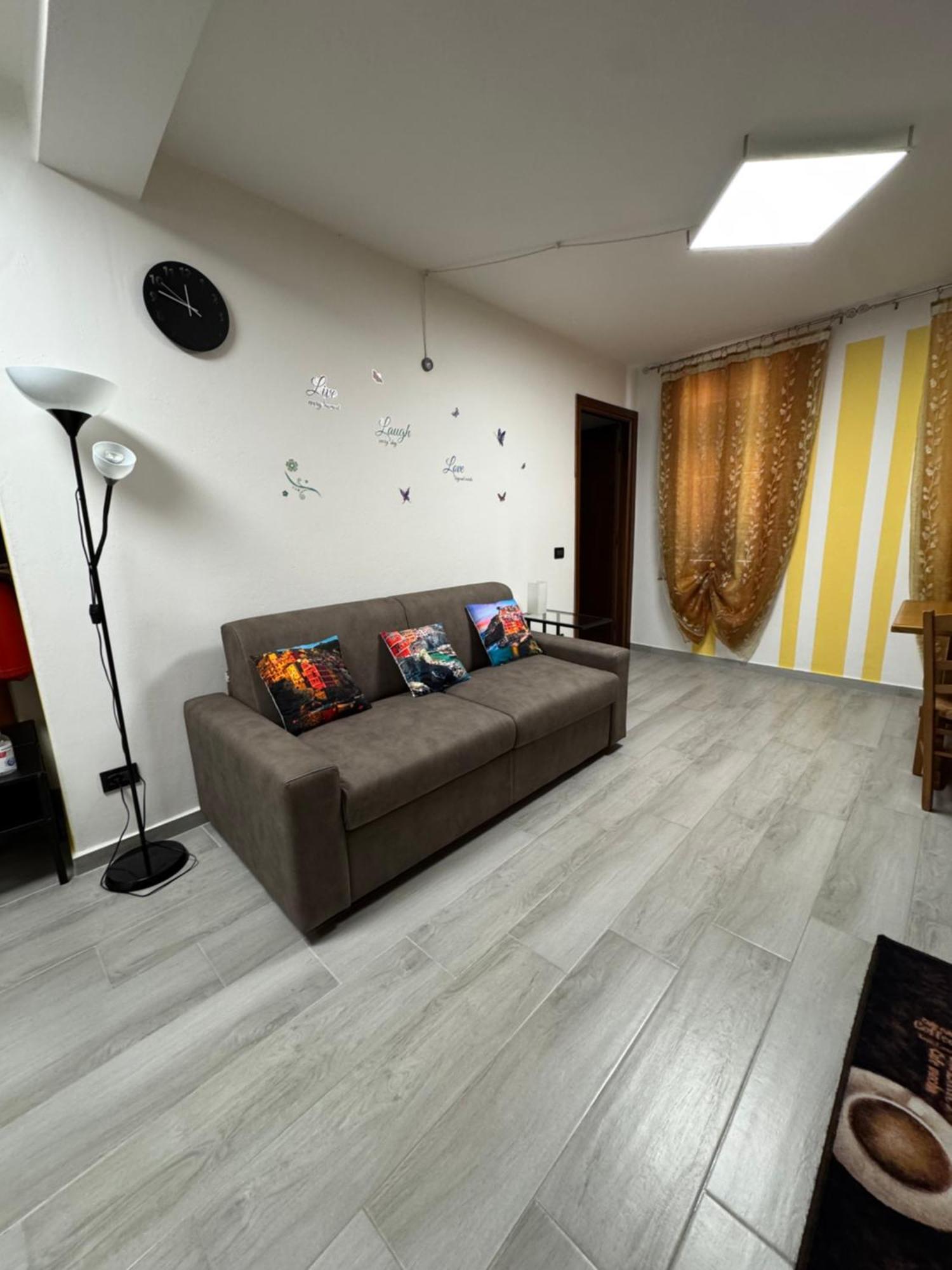 Alloggio Vista Mare Macrescia 리오마기오레 외부 사진